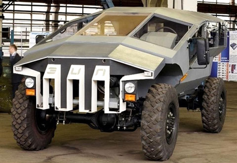 SUV với thiết kế lạ mắt, c&oacute; khả năng di chuyển tr&ecirc;n nhiều địa h&igrave;nh kh&aacute;c nhau.