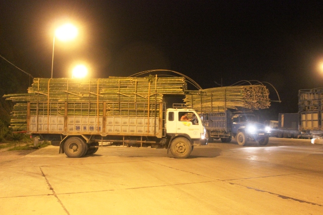 Những chiếc xe chở luồng đ&atilde; quay đầu khi gặp trạm kiểm so&aacute;t tải trọng lưu động đặt tr&ecirc;n tuyến QL 1A