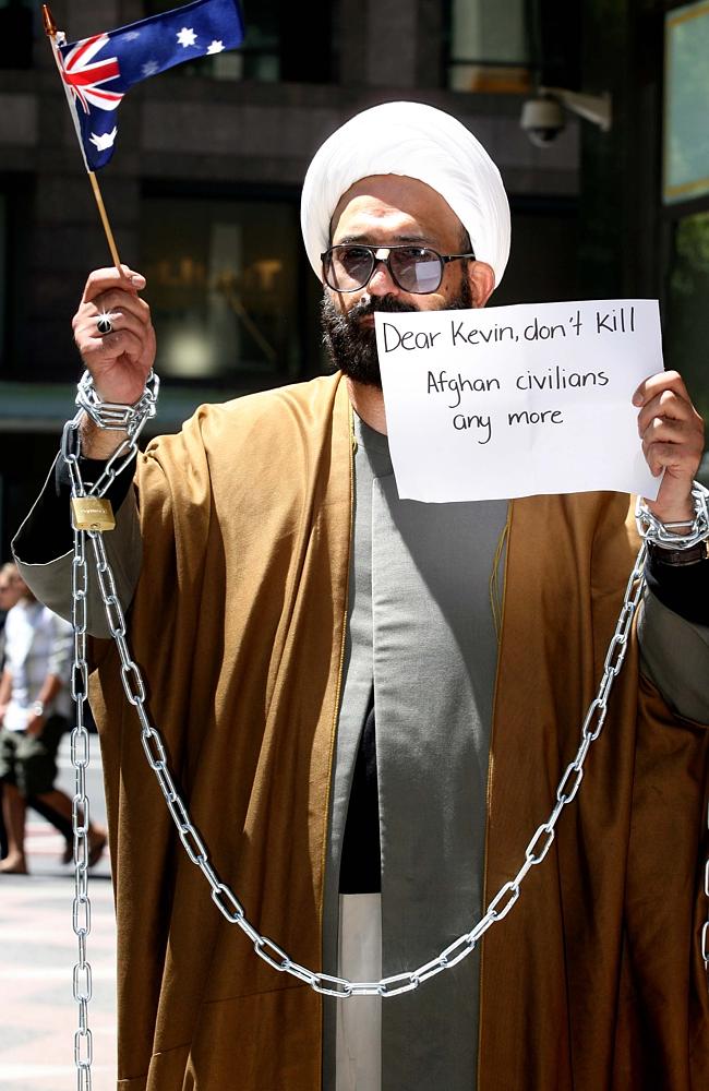 Man Haron Monis trong một cuộc biểu t&igrave;nh 4 năm trước