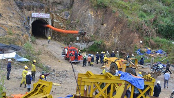 Cửa hầm thủy điện Đa D&acirc;ng - Đạ Chomo - Ảnh: L&acirc;m Vi&ecirc;n/ Thanh Ni&ecirc;n