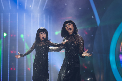 Ch&iacute; Thiện h&oacute;a th&acirc;n th&agrave;nh danh ca Bạch Yến 