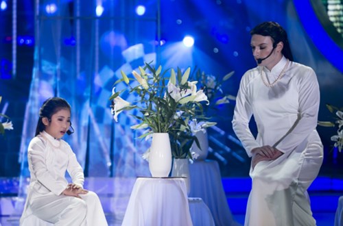 Kyo York h&oacute;a th&acirc;n th&agrave;nh Mỹ Linh dịu d&agrave;ng, nữ t&iacute;nh