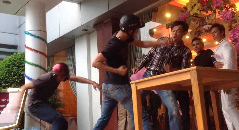 Một vụ ẩu đả trong đ&aacute;m cưới xuất hiện tr&ecirc;n... phim