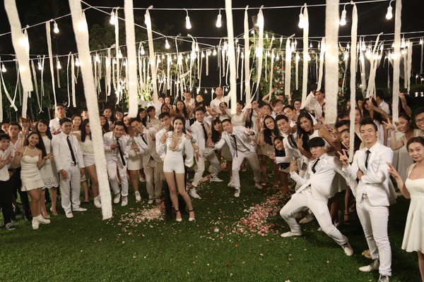 Hiện cả hai đang tất bật lo cho đ&aacute;m cưới sau khi đ&atilde; ho&agrave;n th&agrave;nh MV