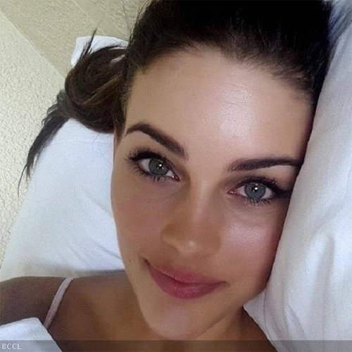 Nhan sắc ngọt ng&agrave;o kh&ocirc;ng son phấn của Hoa hậu Thế giới 2014