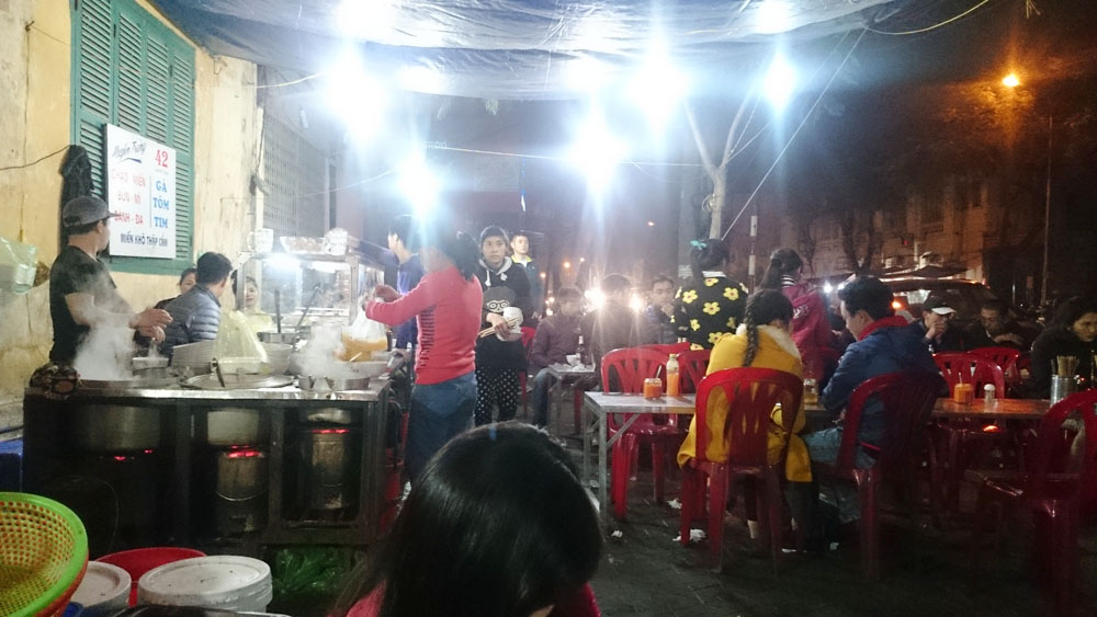 C&aacute;c qu&aacute;n ăn đ&ecirc;m lại kh&aacute; nhộn nhịp