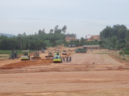 M&ocirc;̣t đoạn thu&ocirc;̣c dự án đường cao t&ocirc;́c Đà Nẵng - Quảng Ngãi