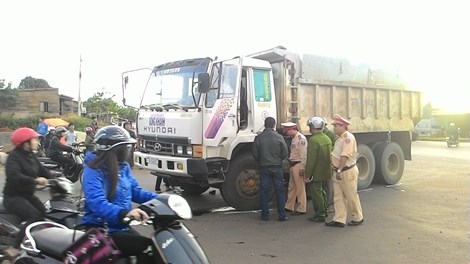 Hiện trường vụ tai nạn (Ảnh: Ph&aacute;p luật TP. HCM)