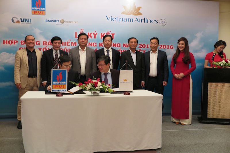 Bộ trưởng Đinh La Thăng tới dự v&agrave; chứng kiến Lễ k&yacute; kết