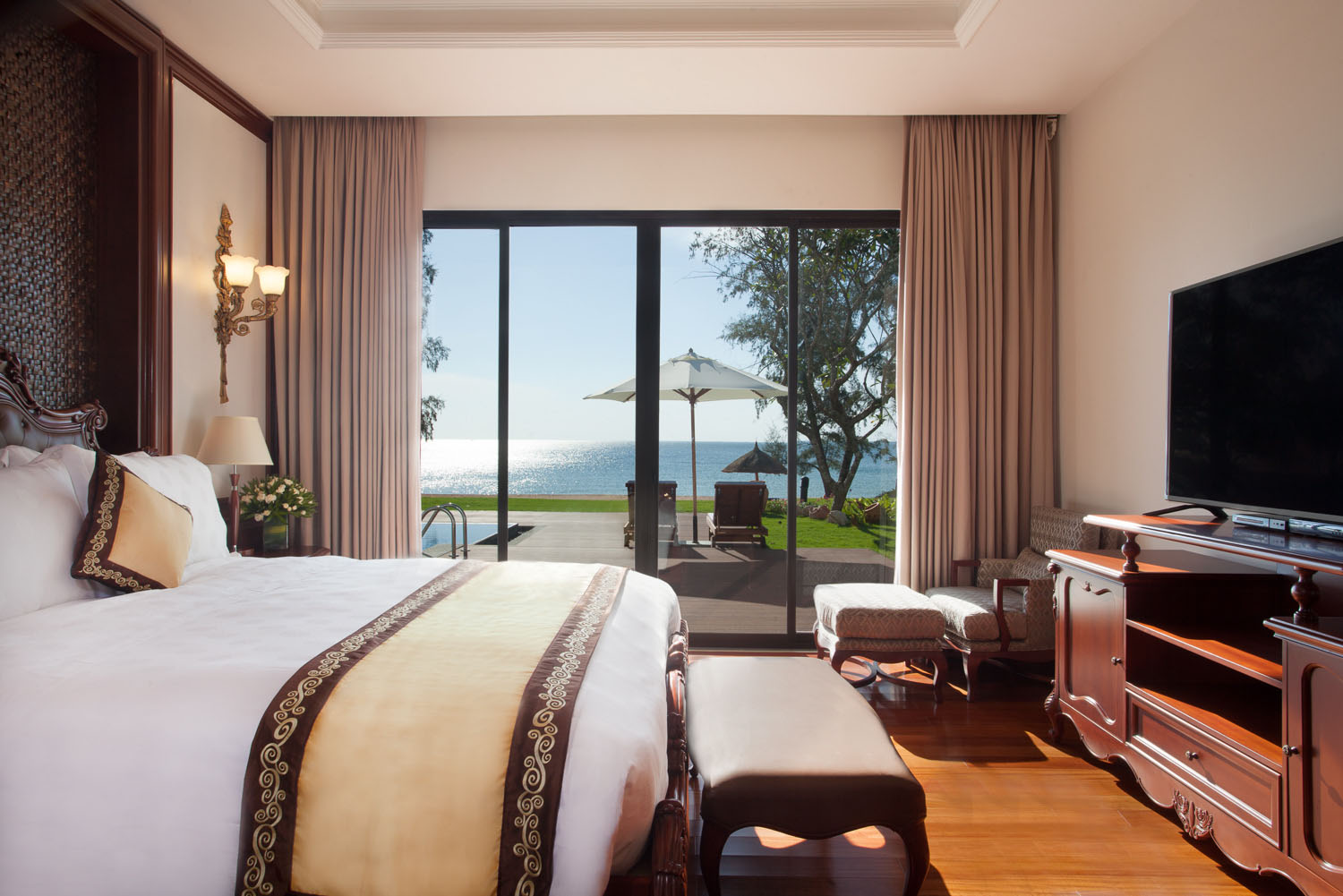 Nội thất sang trọng của biệt thự Vinpearl Premium Ph&uacute; Quốc .jpg