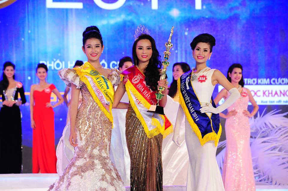 Cuộc thi Hoa hậu Việt Nam 2014 kết th&uacute;c cũng ch&iacute;nh l&agrave; l&uacute;c những tranh c&atilde;i về việc Kỳ Duy&ecirc;n, Huyền My - ai xứng đ&aacute;ng hơn ai để đăng quang ng&ocirc;i vị Hoa hậu. Một bộ phận l&ecirc;n tiếng chỉ tr&iacute;ch Kỳ Duy&ecirc;n cho rằng c&ocirc; kh&ocirc;ng c&oacute; nhan sắc nổi bật, biểu cảm gương mặt gượng gạo, kh&ocirc;ng c&oacute; thần th&aacute;i của một Hoa hậu v&agrave; Huyền My mới xứng đ&aacute;ng trở th&agrave;nh 