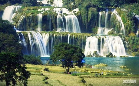 Th&aacute;c Bản Giốc h&ugrave;ng vĩ (Ảnh: xomnhiepanh)