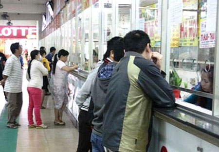 Tại Bến xe Miền Đ&ocirc;ng, lượng kh&aacute;ch tập trung chủ yếu v&agrave;o ng&agrave;y cao điểm 31/12 ở c&aacute;c tuyến B&agrave; Rịa - Vũng T&agrave;u, Phan Thiết...