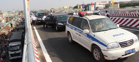 T&igrave;nh trạng kẹt xe sẽ được giải quyết khi đưa cầu vượt vượt hướng QL1A v&agrave;o sử dụng