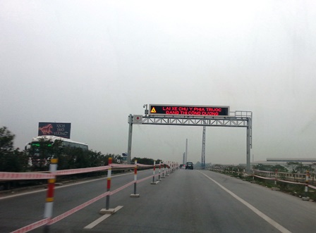 Bảo đảm giao th&ocirc;ng an to&agrave;n, th&ocirc;ng suốt tr&ecirc;n c&aacute;c tuyến đang thi c&ocirc;ng