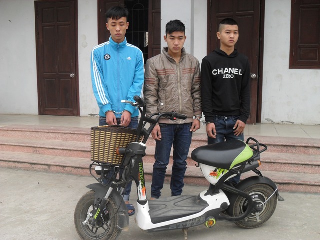 Ba t&ecirc;n cướp 