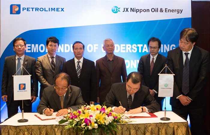 Tập đo&agrave;n xăng dầu Petrolimex hơn 3 năm sau CPH, mới đ&acirc;y đ&atilde; t&igrave;m được đối t&aacute;c JX Nippon Oil and Energy (Nhật Bản) để chuẩn bị cho qu&aacute; tr&igrave;nh tiếp tục b&aacute;n vốn v&agrave; ni&ecirc;m yết.. Ảnh: TL