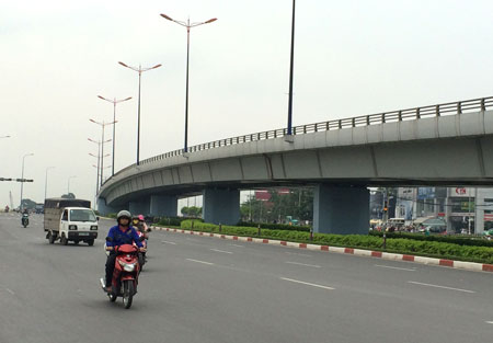 Một đoạn Xa lộ H&agrave; Nội qua địa b&agrave;n quận 9, TP HCM