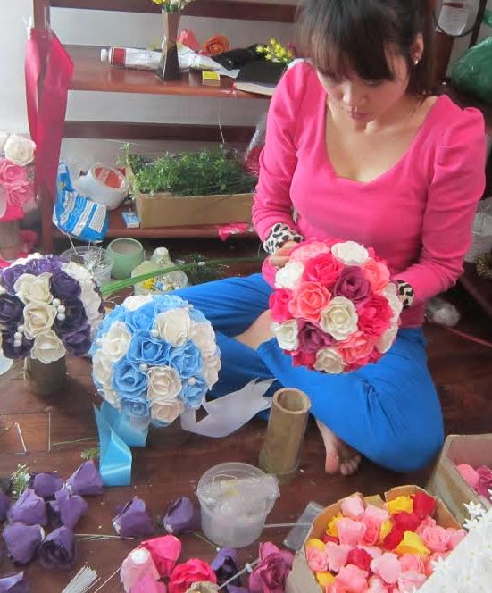 Đam m&ecirc; với hoa đất s&eacute;t l&agrave; động lực để c&ocirc; g&aacute;i 9X vượt qua kh&oacute; khăn để c&oacute; thu nhập 30 triệu đồng mỗi th&aacute;ng