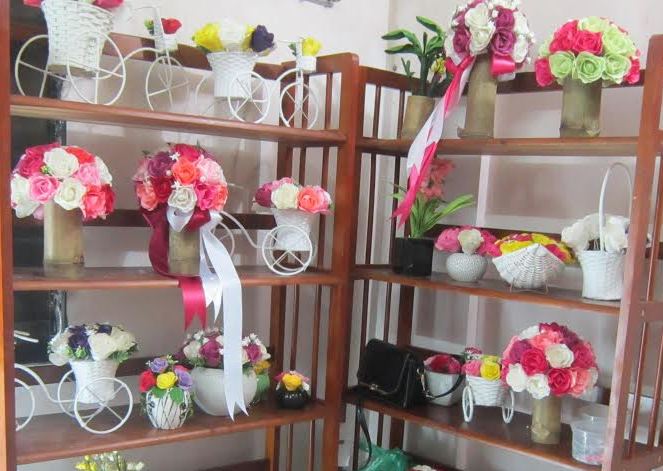 Một g&oacute;c trưng bầy sản phẩm của Mỹ Hạnh