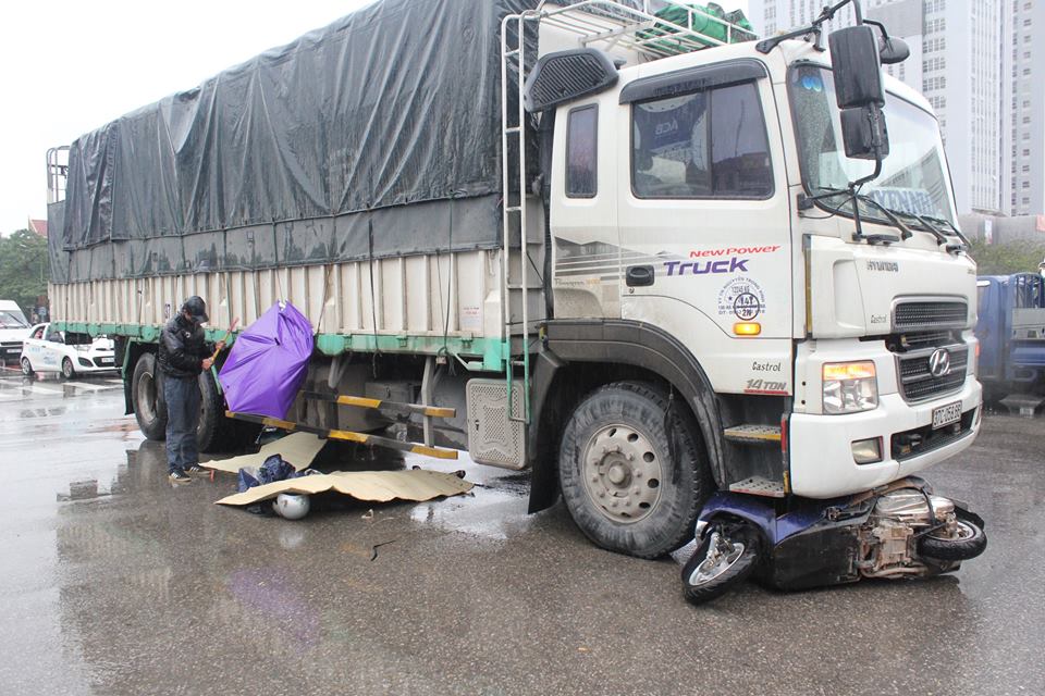 Hiện trường vụ tai nạn thương t&acirc;m