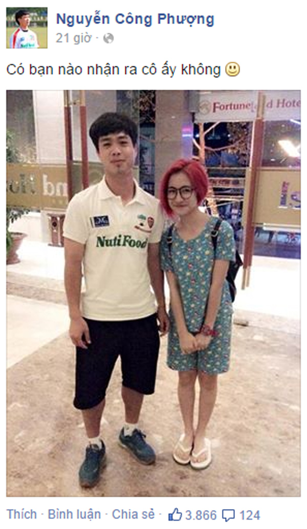 C&ocirc;ng Phượng cũng đăng ảnh chụp chung với H&ograve;a Minzy l&ecirc;n fanpage