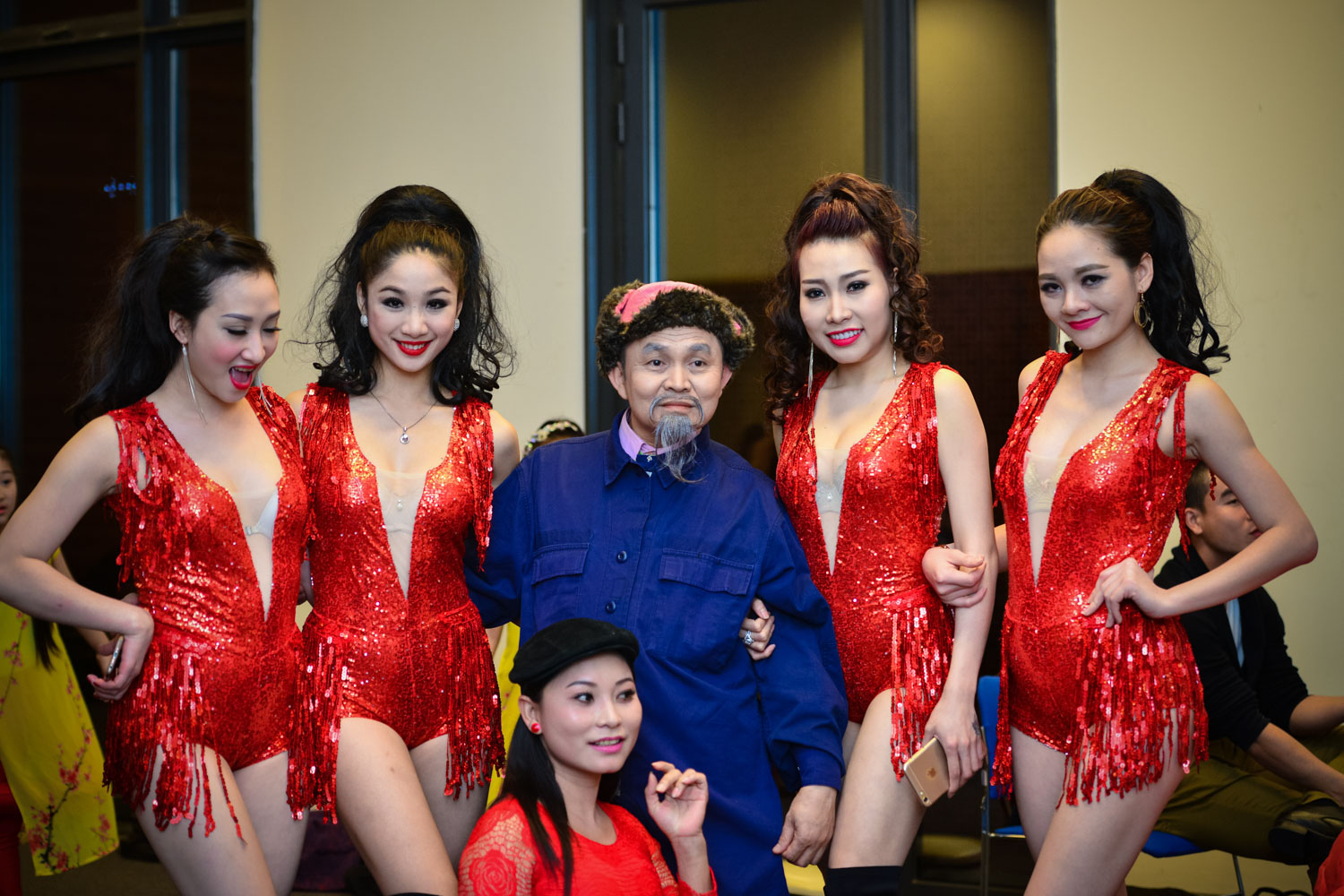 Sự cuốn h&uacute;t của &ocirc;ng gi&agrave;