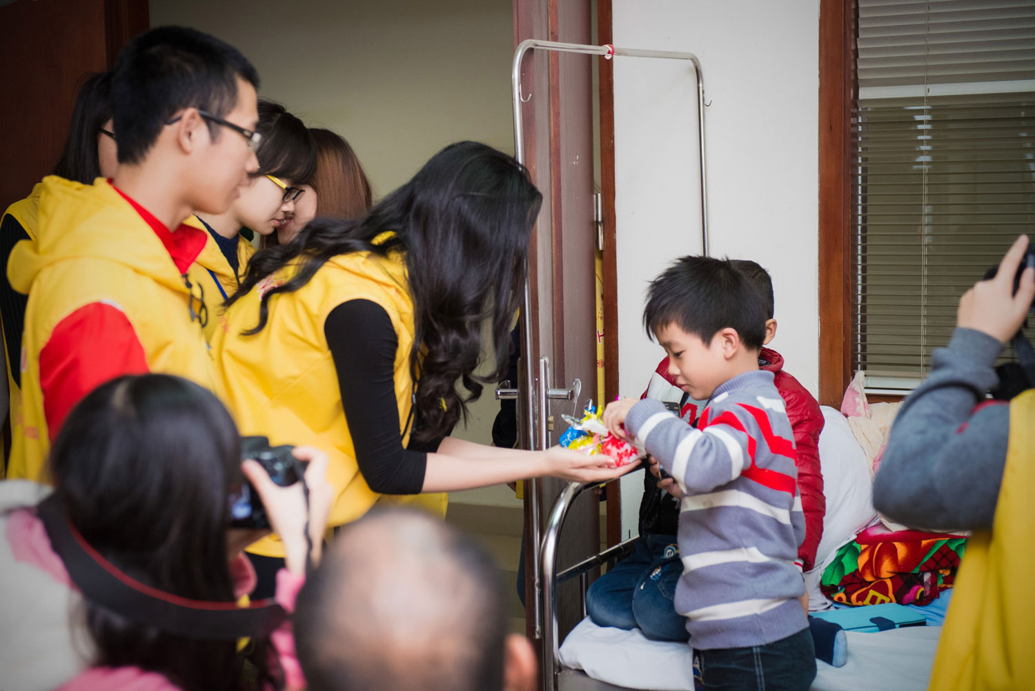 Nguyễn Thị Loan mong rằng, với sự g&oacute;p sức nhỏ b&eacute; của m&igrave;nh v&agrave; c&aacute;c t&igrave;nh nguyện vi&ecirc;n, chương tr&igrave;nh hiến m&aacute;u ch&iacute;nh thức v&agrave;o ng&agrave;y 17/1 tới tại Học viện B&aacute;o ch&iacute; v&agrave; Tuy&ecirc;n Truyền, Hội thanh ni&ecirc;n t&igrave;nh nguyện hiến m&aacute;u H&agrave; Nội v&agrave; Viện Huyết học- Truyền m&aacute;u Trung Ương sẽ diễn ra th&agrave;nh c&ocirc;ng tốt đẹp, tạo tiền đề cho những năm kế tiếp.