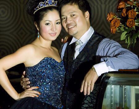 Th&uacute;y Nga v&agrave; chồng cũ