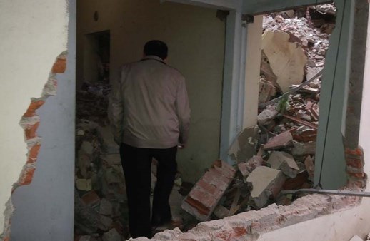 Hiện trường đổ n&aacute;t b&ecirc;n trong ng&ocirc;i nh&agrave; bị sập