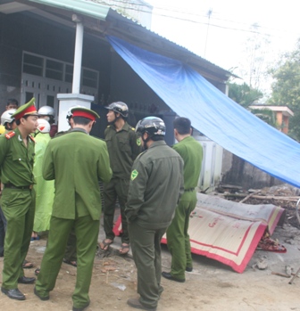 Bình hơi b&acirc;́t ngờ phát n&ocirc;̉ khi&ecirc;́n 2 người ch&ecirc;́t và 1 người bị thương nặng