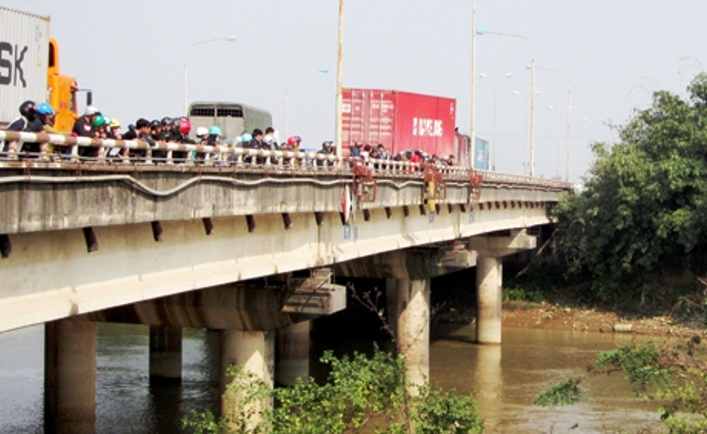 Nơi anh L. nhảy xuống s&ocirc;ng tự tử