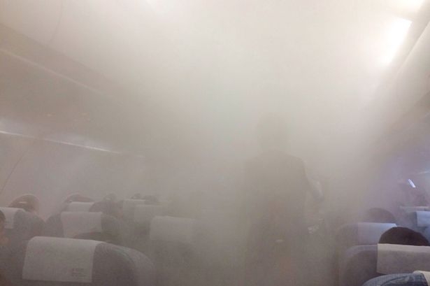 h&agrave;nh kh&aacute;ch th&iacute;ch th&uacute; chụp lại h&igrave;nh ảnh k&igrave; lạ n&agrave;y