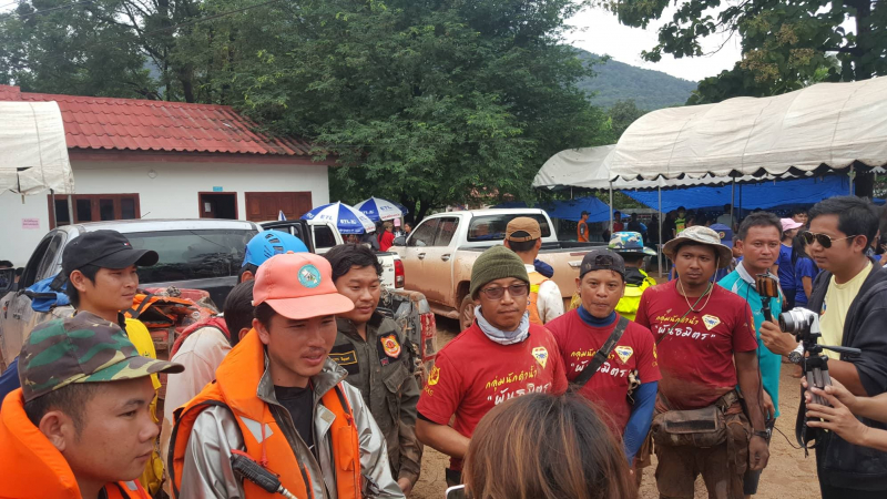 37889960_1829964053752574_8364056459402543104_n (1