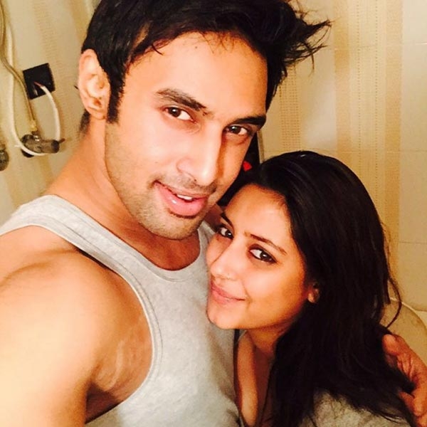 pratyusha-banerjee-with-beau-rahul-raj-singh-20160