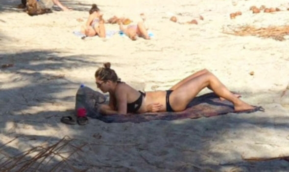 Google-Maps-bikini-clad-woman-Costa-Rica-beach-565