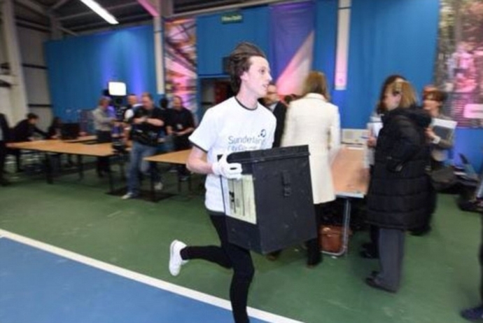 359AA90900000578-3657421-image-m-97_1466727465650