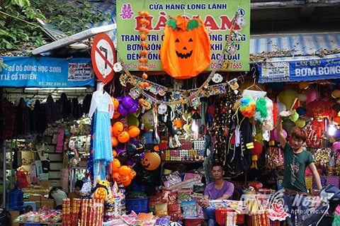 het-hon-voi-do-choi-halloween-kinh-di-cua-gioi-tre