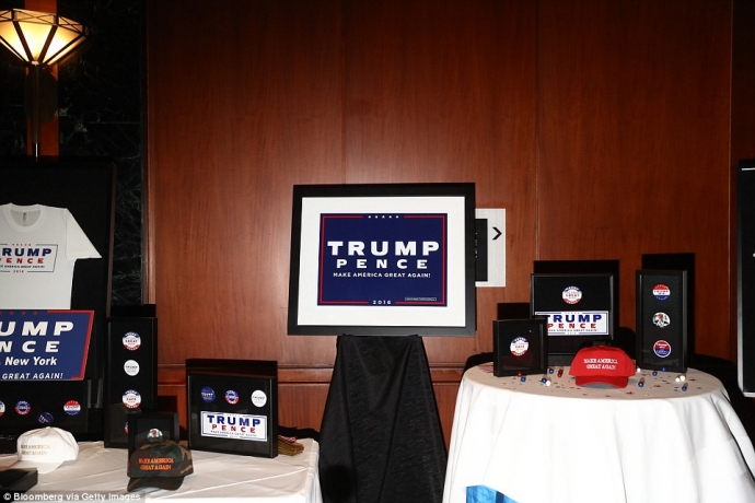 3A30AEB900000578-3918838-Memorabilia_Campaign_merc