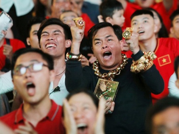 dai-gia-deo-13-kg-vang-di-xem-da-bong-2-1614