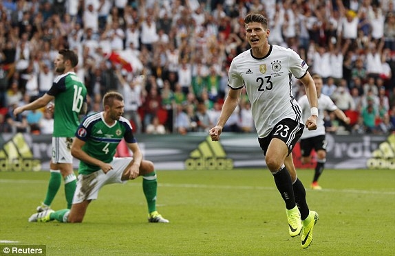 1466526834367_lc_galleryImage_Football_Soccer_Nort