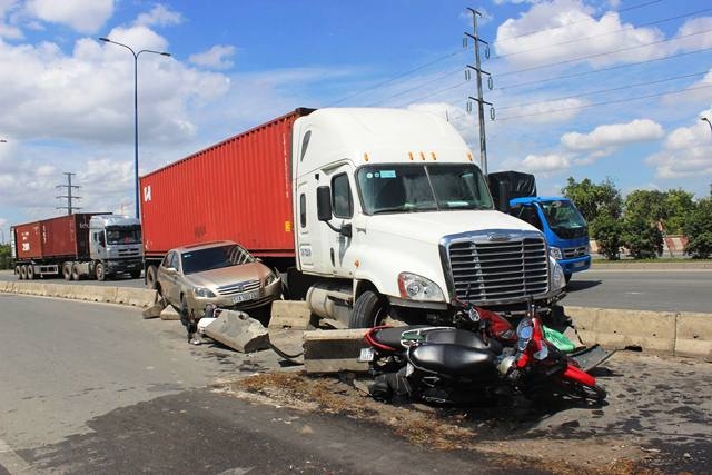 ảnh xe đi&ecirc;n 1