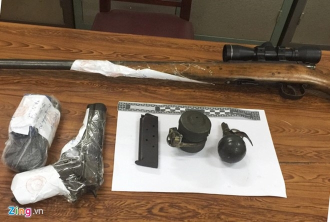 L&ocirc; vũ kh&iacute; tại ơi ở của Hải