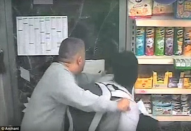 39C63D0800000578-3878906-image-a-1_1477577975448