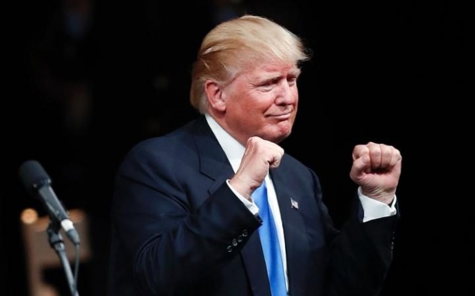 trumpboxing-large_trans++qVzuuqpFlyLIwiB6NTmJwfSVW