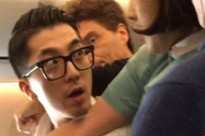 h&agrave;ng kh&ocirc;ng 2