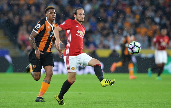 Daley-Blind-Hull-City-v-Manchester-United-T99CHuKn