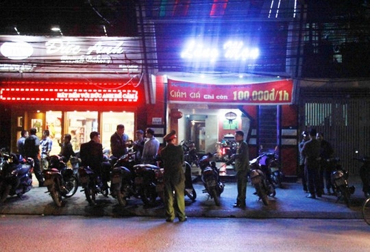 canh-sat-giao-thong-hai-phong-bi-dam-thau-bung-khi