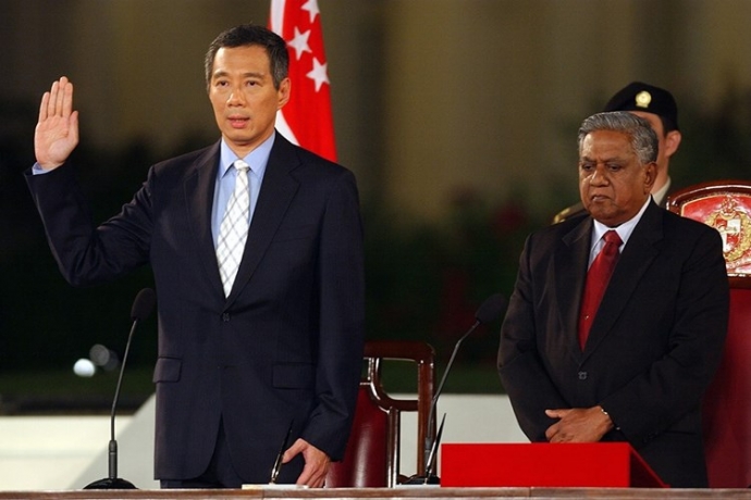 ong-ly-hien-long-tu-trang-nguyen-cambridge-den-thu