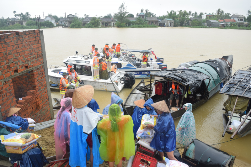 Mưa lũ k&eacute;o d&agrave;i khiến đời sống của người d&acirc;n tại Hu